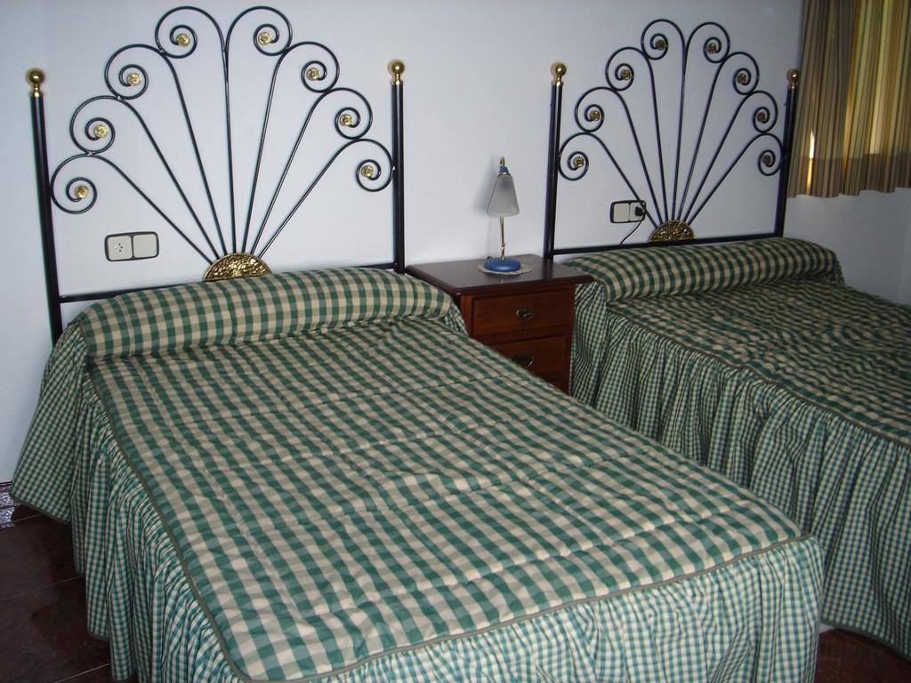 Apartamentos Serrano Ribatajada Exteriör bild