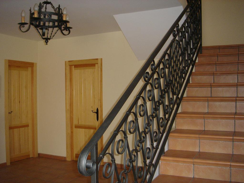 Apartamentos Serrano Ribatajada Exteriör bild