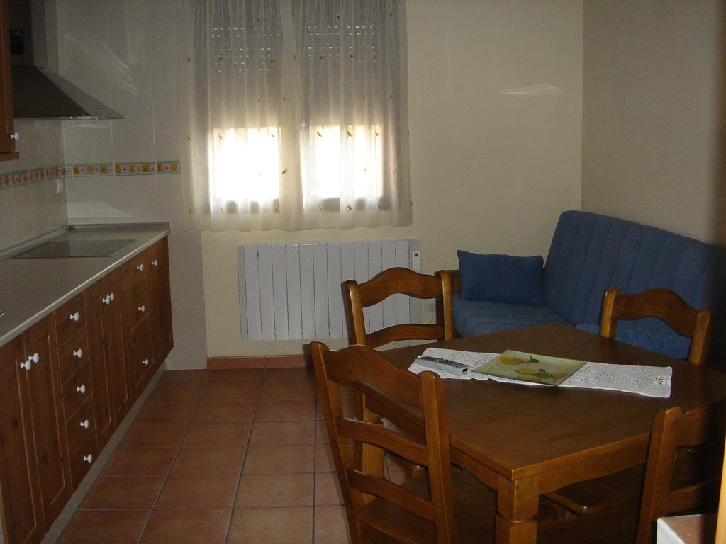 Apartamentos Serrano Ribatajada Exteriör bild